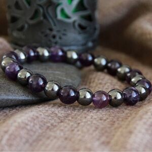 Chic Amethyst and Silver Beaded Bracelet